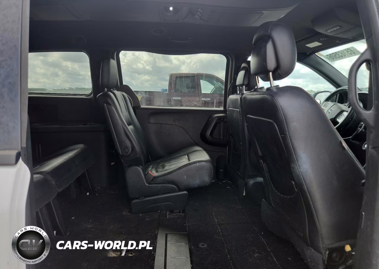2016 Dodge Grand Caravan R-T VIN:2C4RDGEG6GR317629 - 11