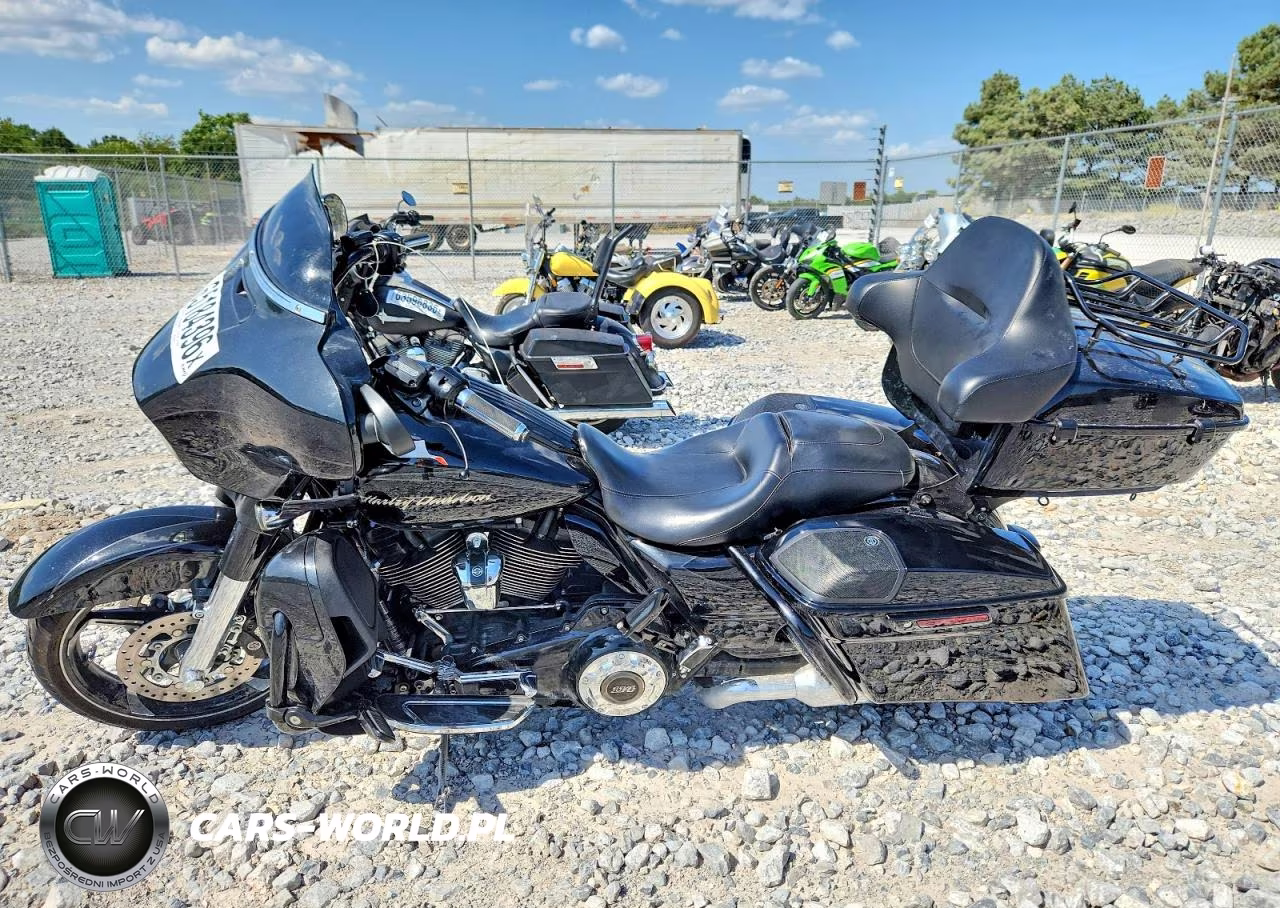 2017 Harley-Davidson Flhxse Cvo Street Glide VIN:1HD1PXF14HB954225 - 3