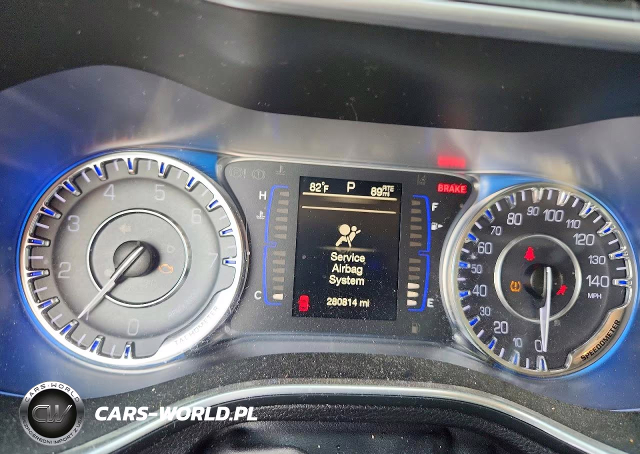 2016 Chrysler 200 VIN:1C3CCCAB1GN108053 - 9