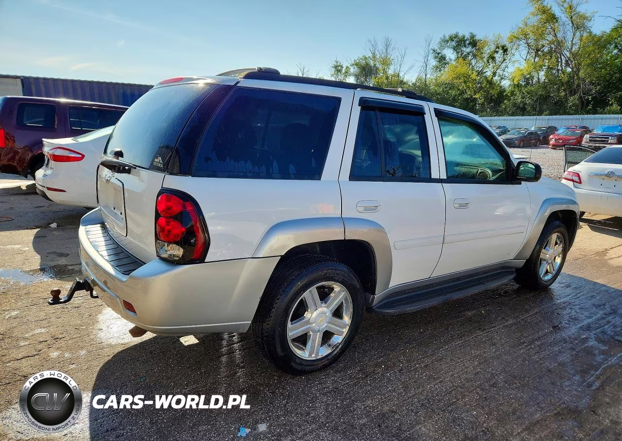 2008 Chevrolet Trailblazer Ls VIN:1GNDT13S682261510 - 3