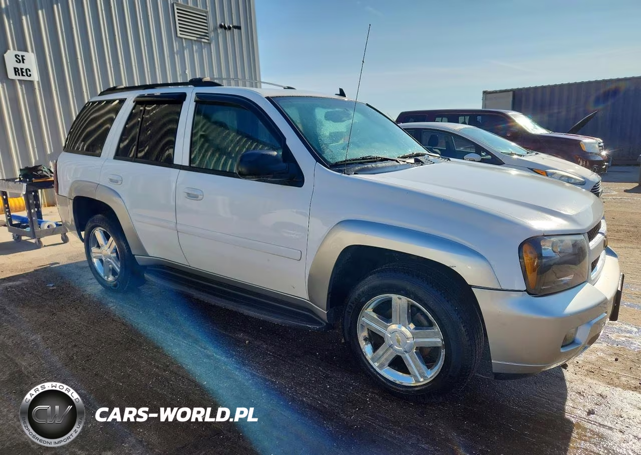 2008 Chevrolet Trailblazer Ls VIN:1GNDT13S682261510 - 4