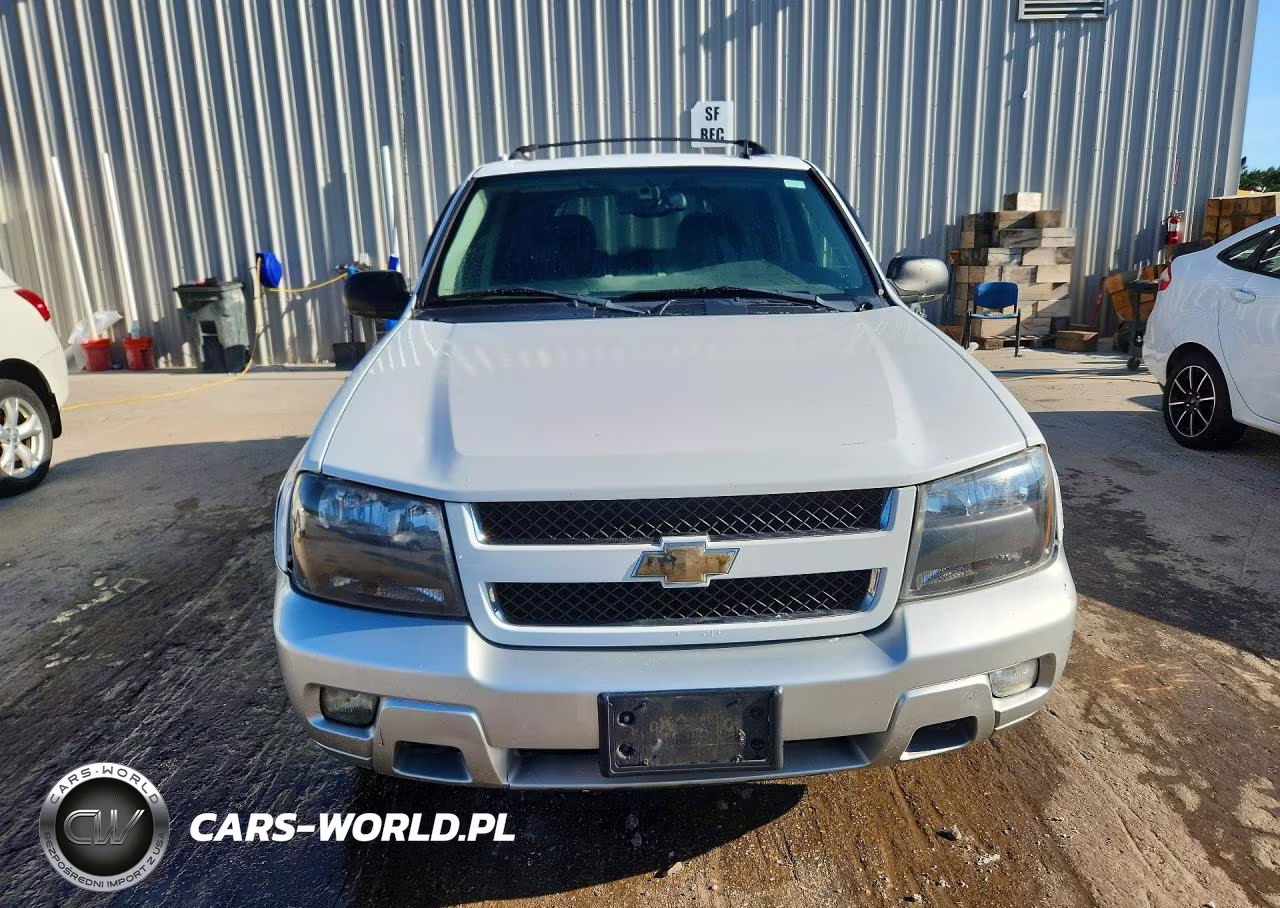 2008 Chevrolet Trailblazer Ls VIN:1GNDT13S682261510 - 5