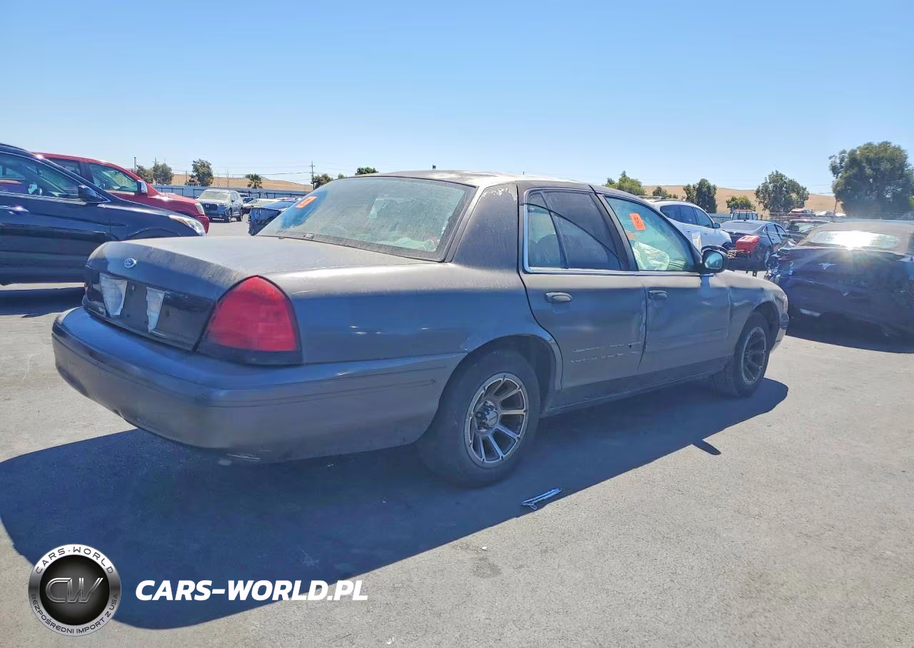 2001 Ford Crown Victoria Police Interceptor VIN:2FAFP71W91X127310 - 3