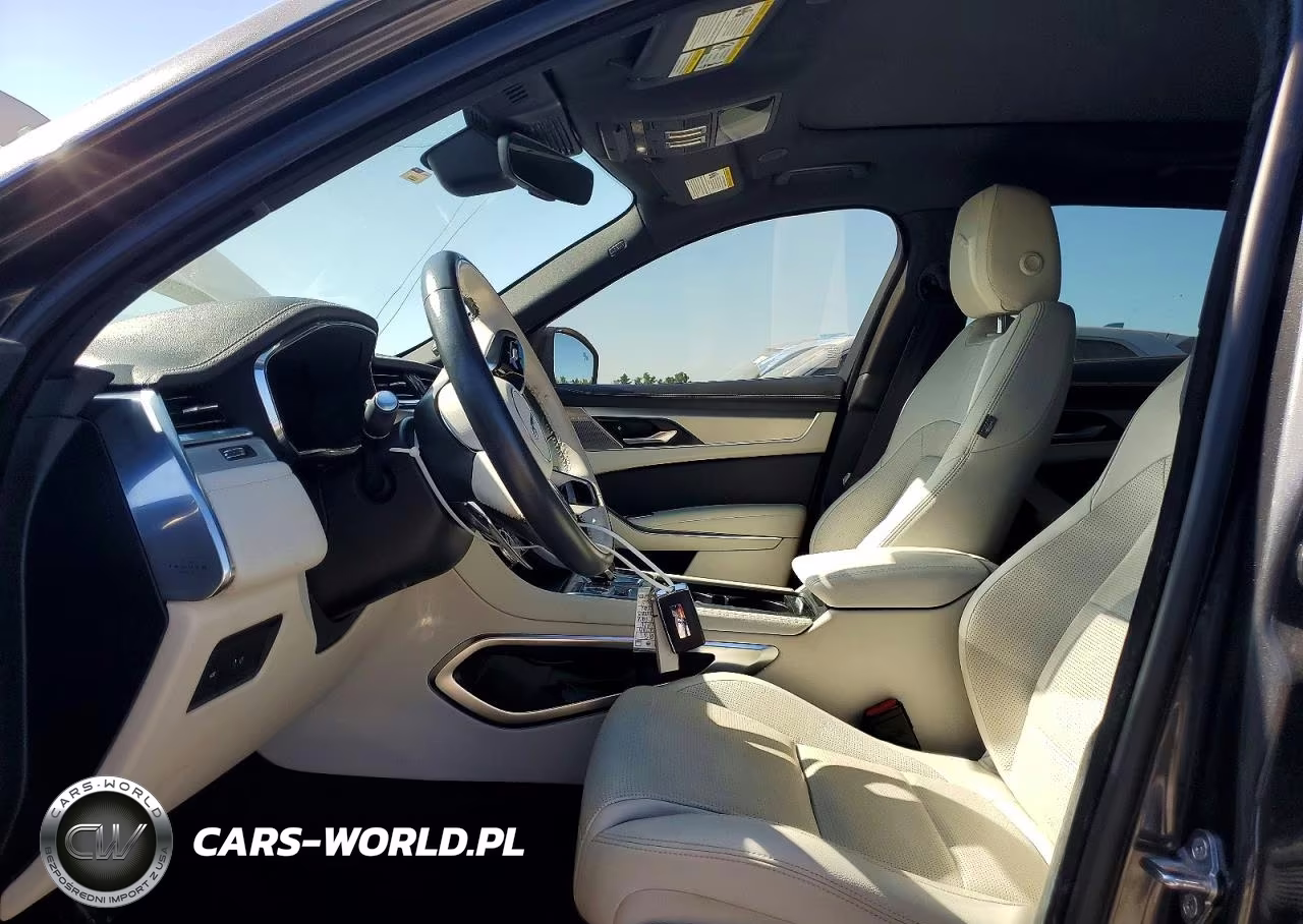 2025 Jaguar F-Pace R-Dynamic S VIN:SADCT2EX2SA743881 - 7