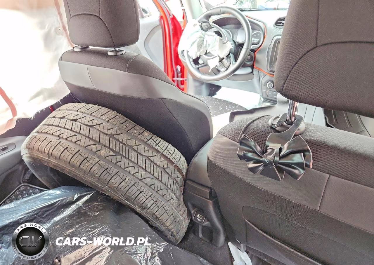 2018 Jeep Renegade Latitude VIN:ZACCJBBB4JPJ09414 - 8