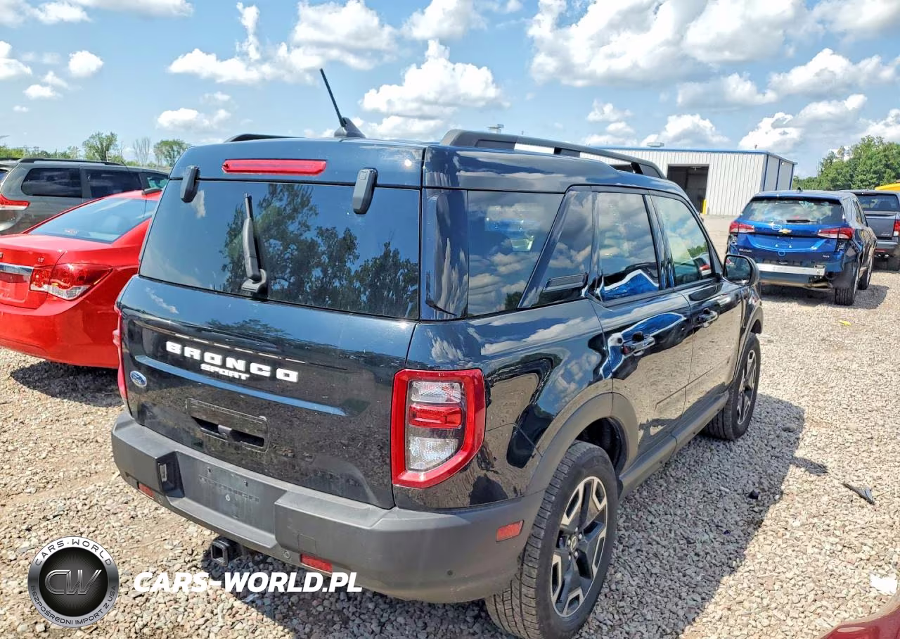 2021 Ford Bronco Sport Outer Banks VIN:3FMCR9C60MRA29944 - 3