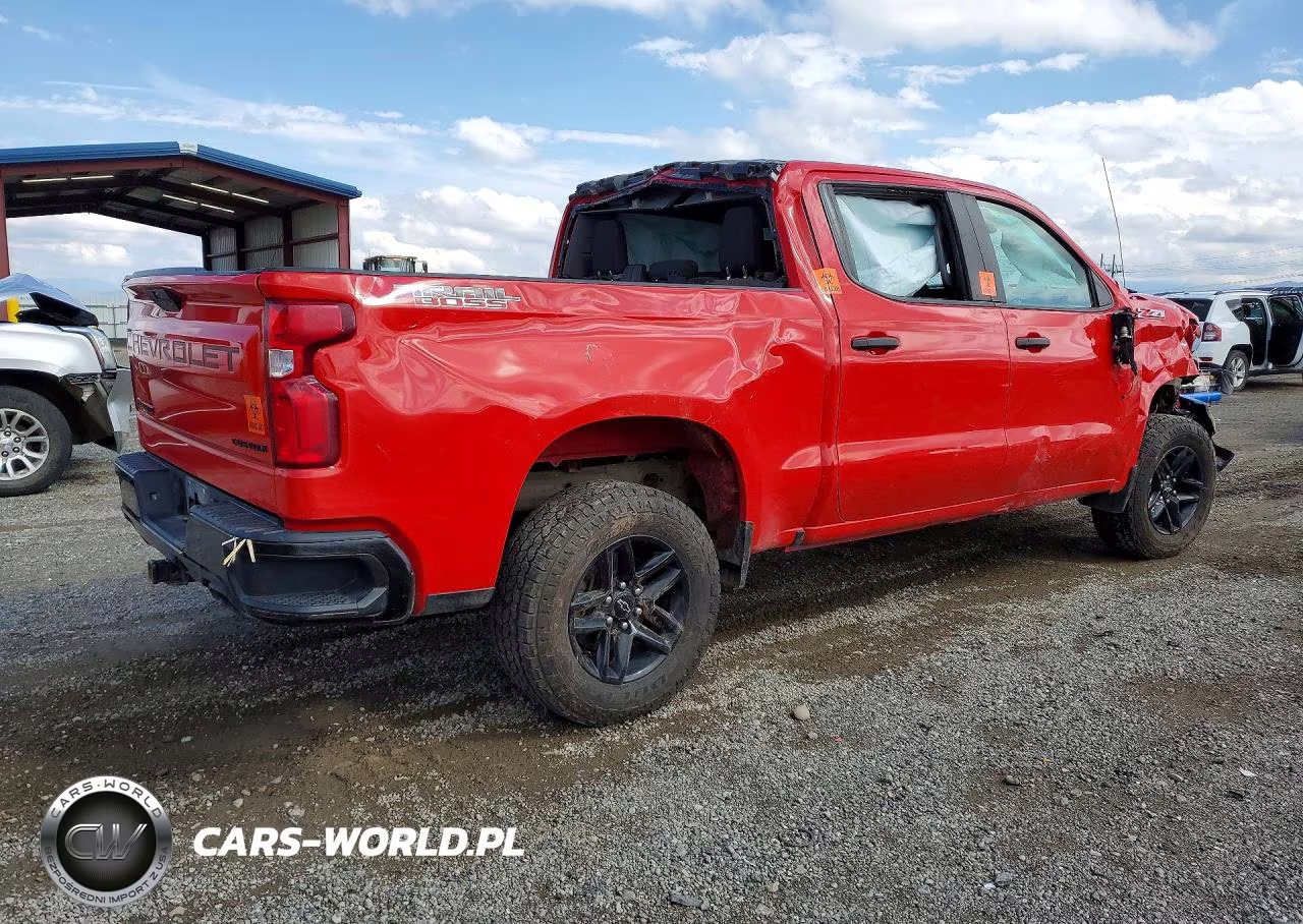 2021 Chevrolet Silverado K1500 Trail Boss Custom VIN:1GCPYCEF9MZ235438 - 3