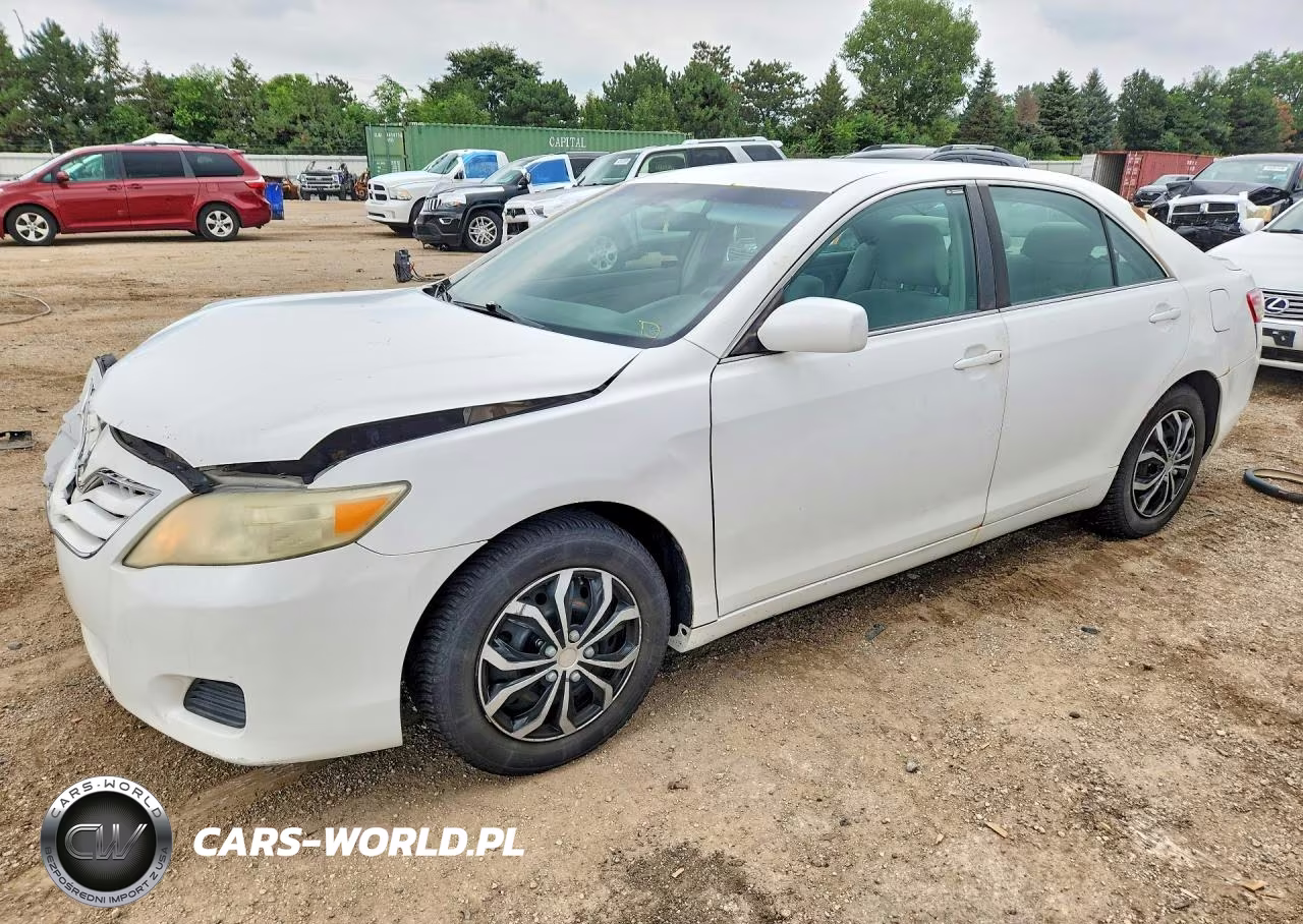 2010 Toyota Camry Le – zdjęcie 1 z 12