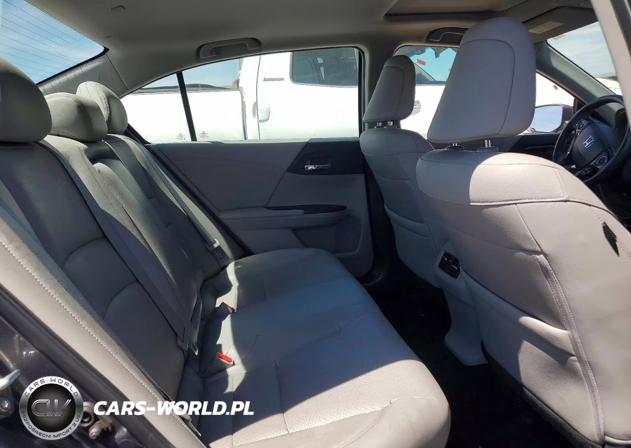 2017 Honda Accord Touring VIN:1HGCR3F99HA004405 - 10