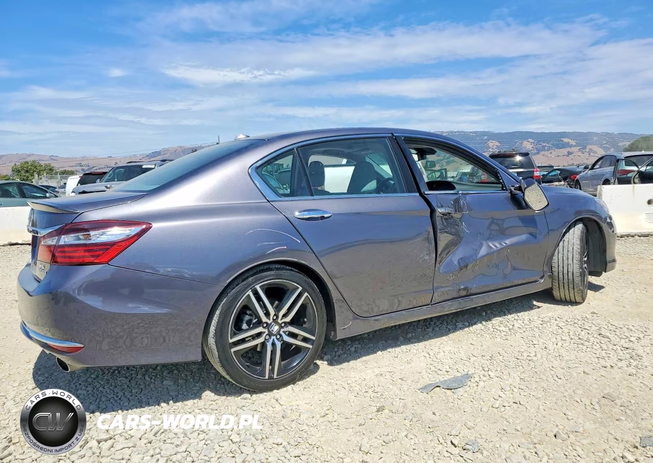 2017 Honda Accord Touring VIN:1HGCR3F99HA004405 - 3