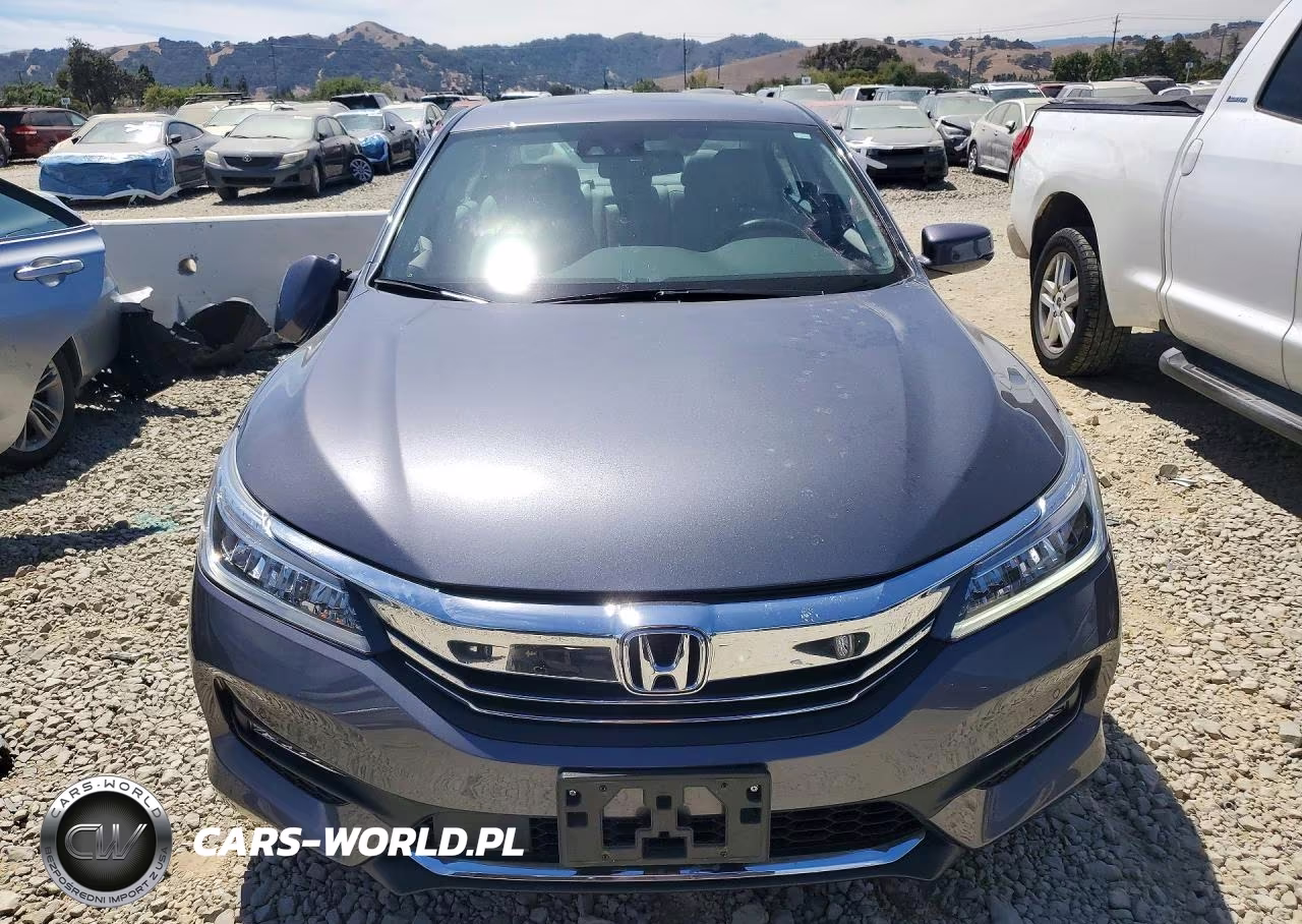 2017 Honda Accord Touring VIN:1HGCR3F99HA004405 - 5