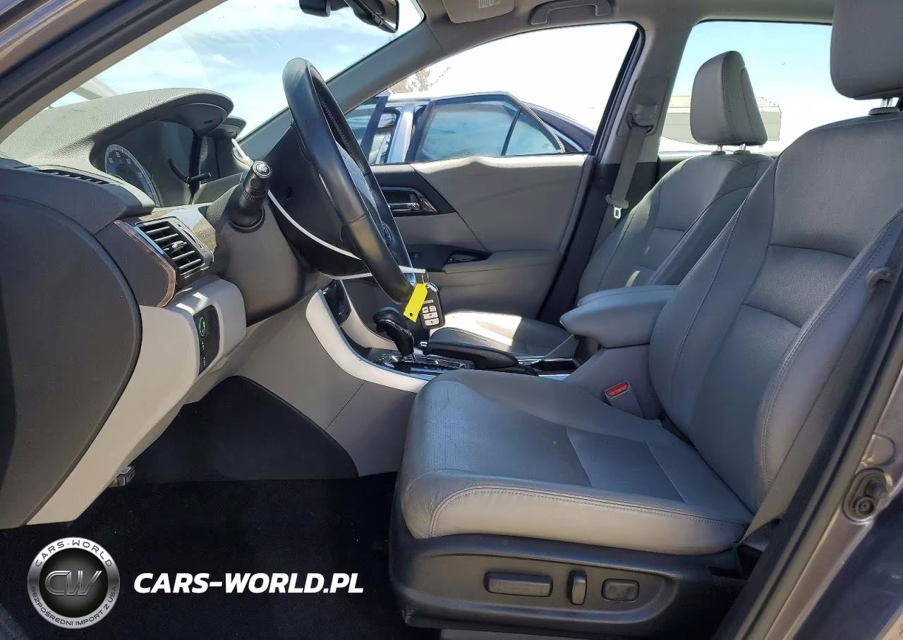 2017 Honda Accord Touring VIN:1HGCR3F99HA004405 - 7