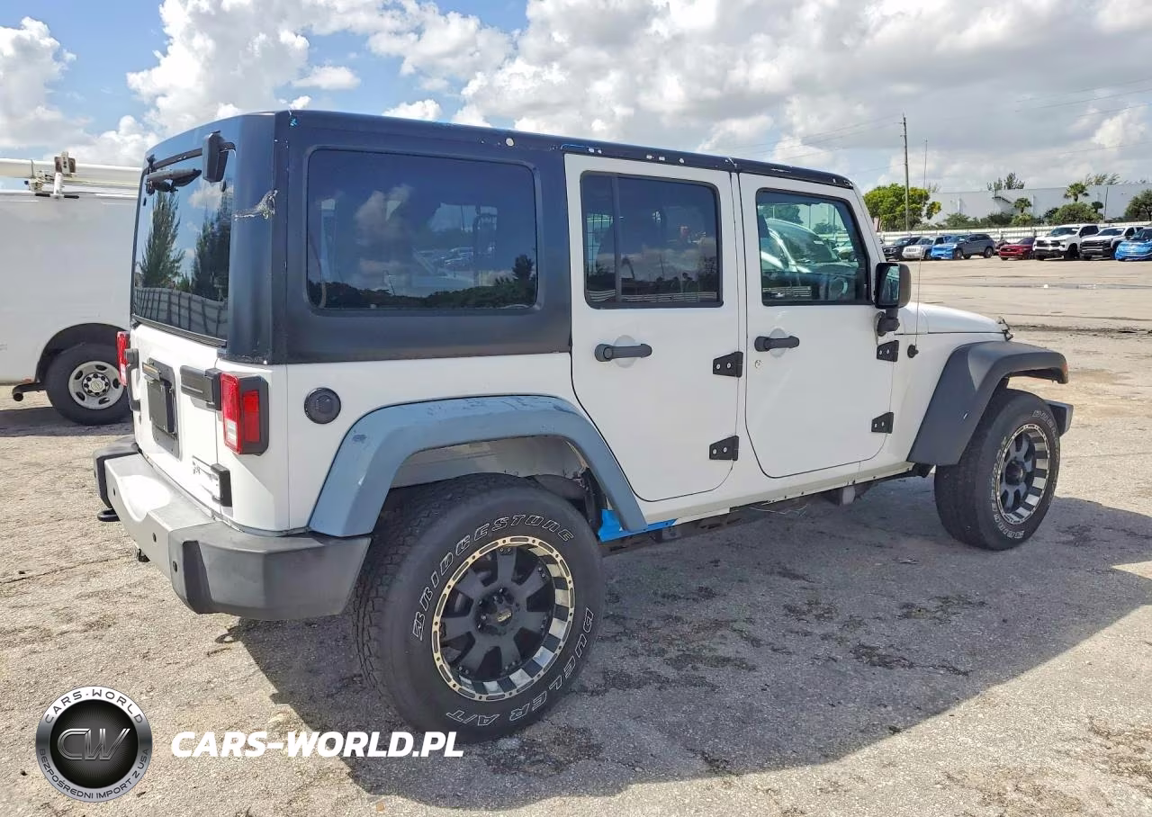 2014 Jeep Wrangler Unlimited Sahara VIN:1C4BJWEG0EL206987 - 3