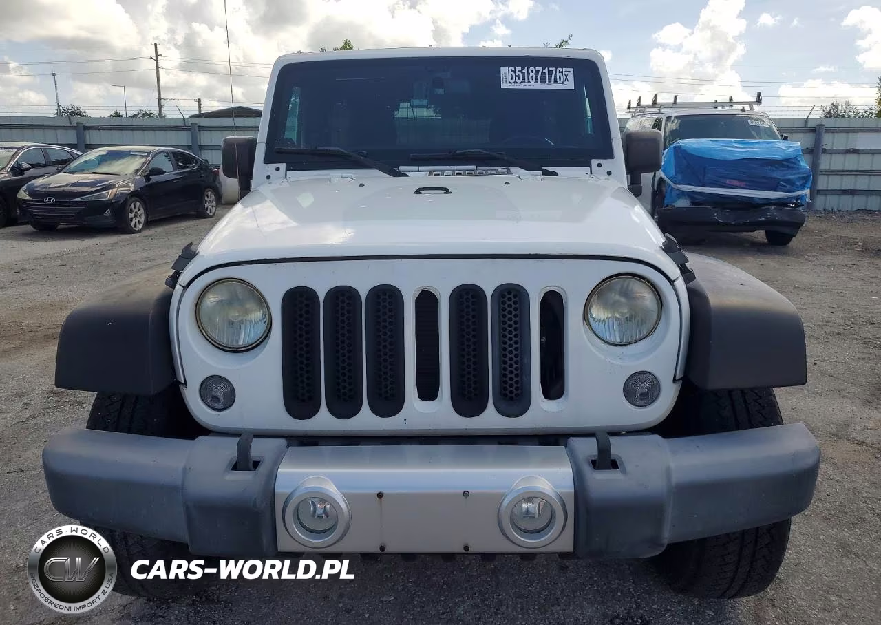 2014 Jeep Wrangler Unlimited Sahara VIN:1C4BJWEG0EL206987 - 5