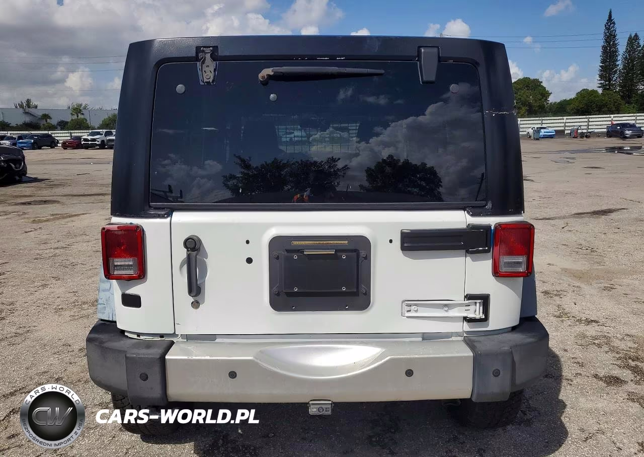2014 Jeep Wrangler Unlimited Sahara VIN:1C4BJWEG0EL206987 - 6