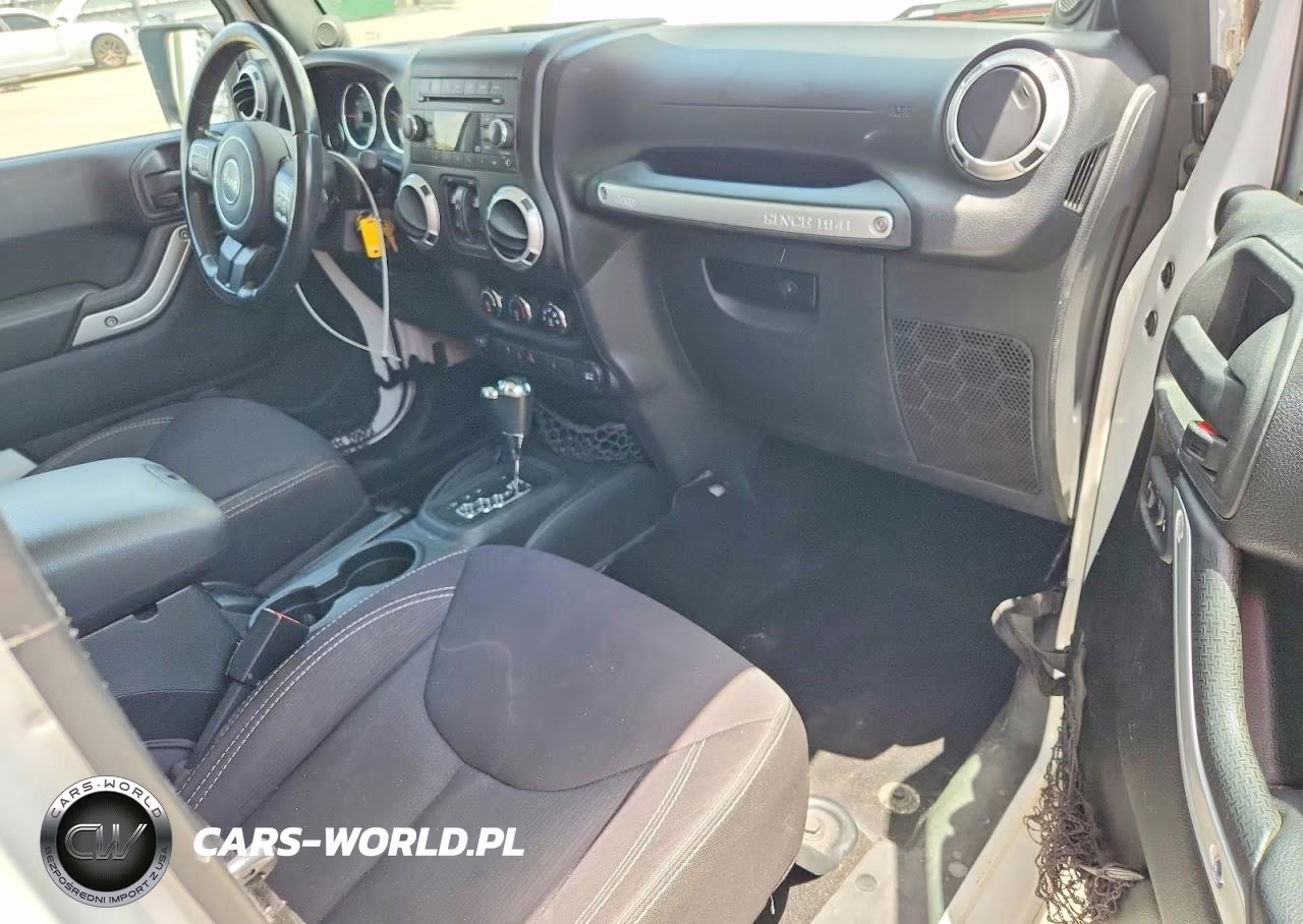 2014 Jeep Wrangler Unlimited Sahara VIN:1C4BJWEG0EL206987 - 8