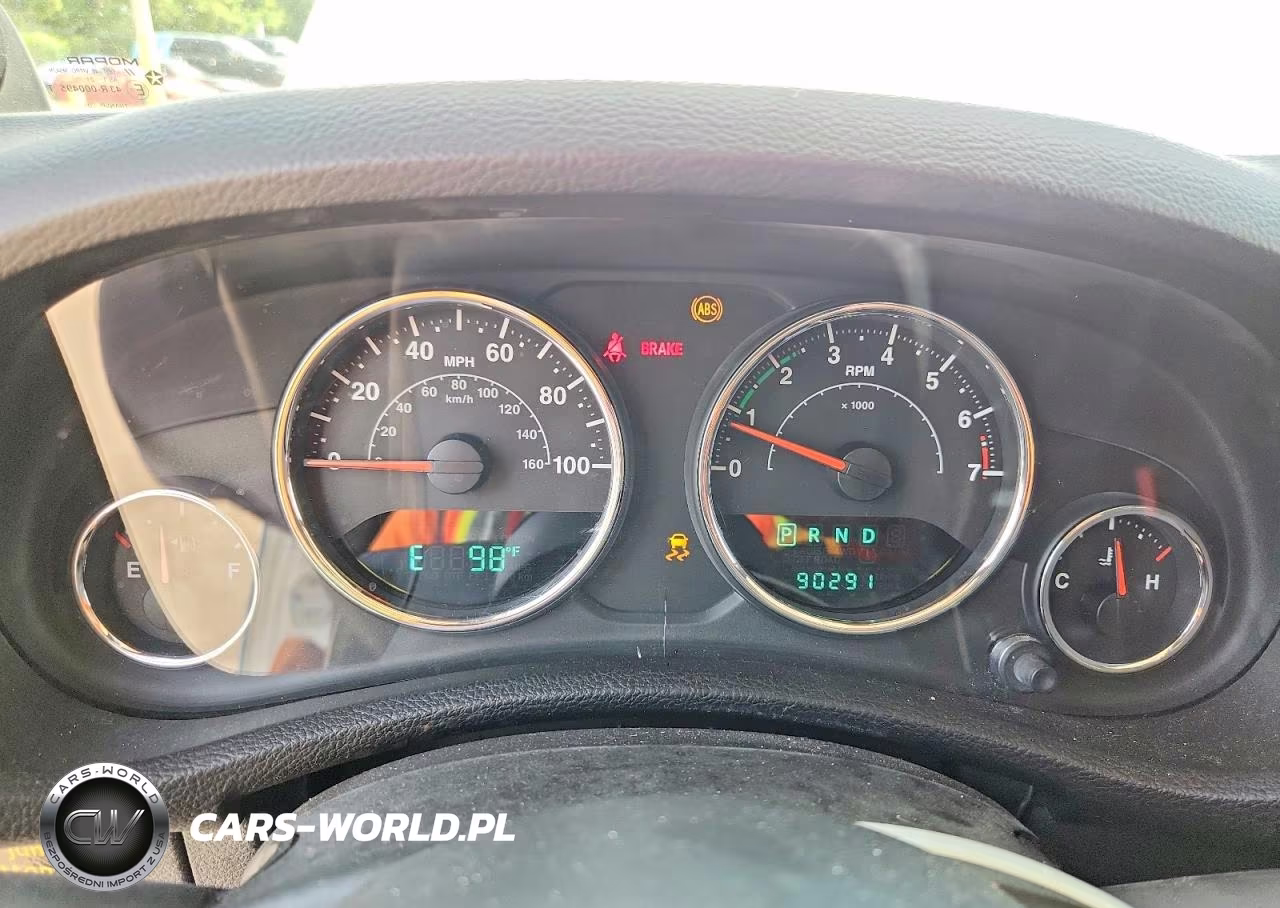 2014 Jeep Wrangler Unlimited Sahara VIN:1C4BJWEG0EL206987 - 9