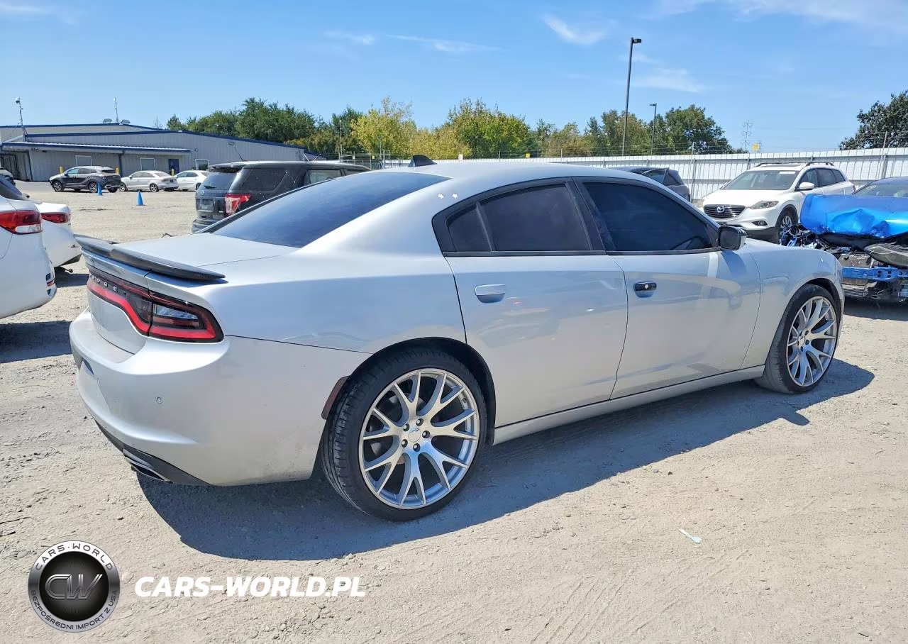 2019 Dodge Charger Sxt VIN:2C3CDXBG8KH754643 - 3
