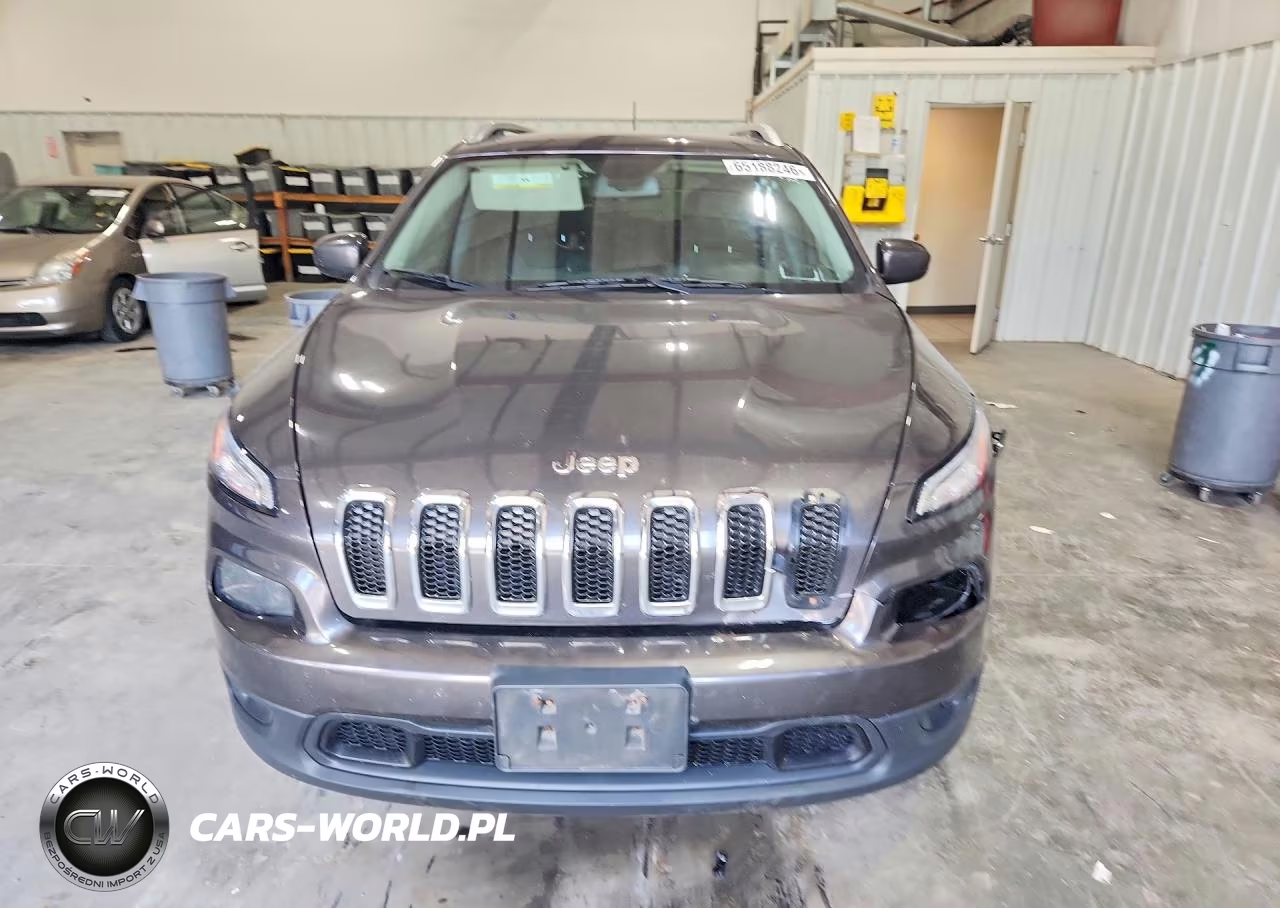2018 Jeep Cherokee Latitude Plus VIN:1C4PJMLB3JD512877 - 5