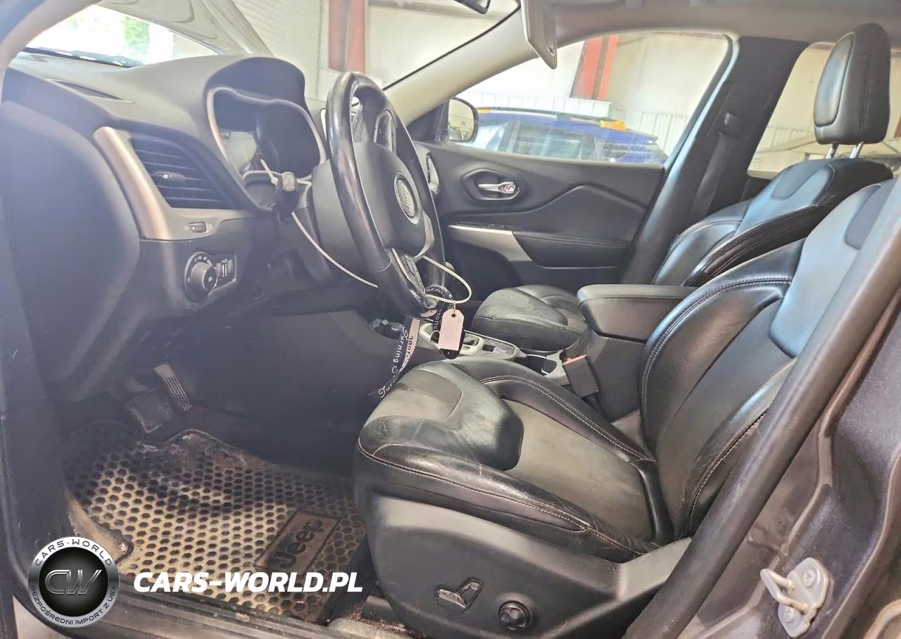 2018 Jeep Cherokee Latitude Plus VIN:1C4PJMLB3JD512877 - 7
