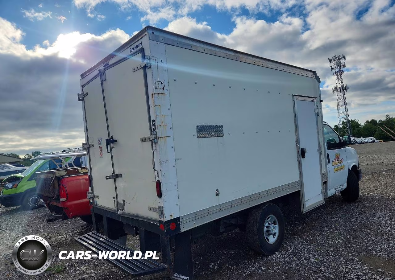 2022 Chevrolet Express Refrigerated Box Truck VIN:1GB0GRF76N1144968 - 3