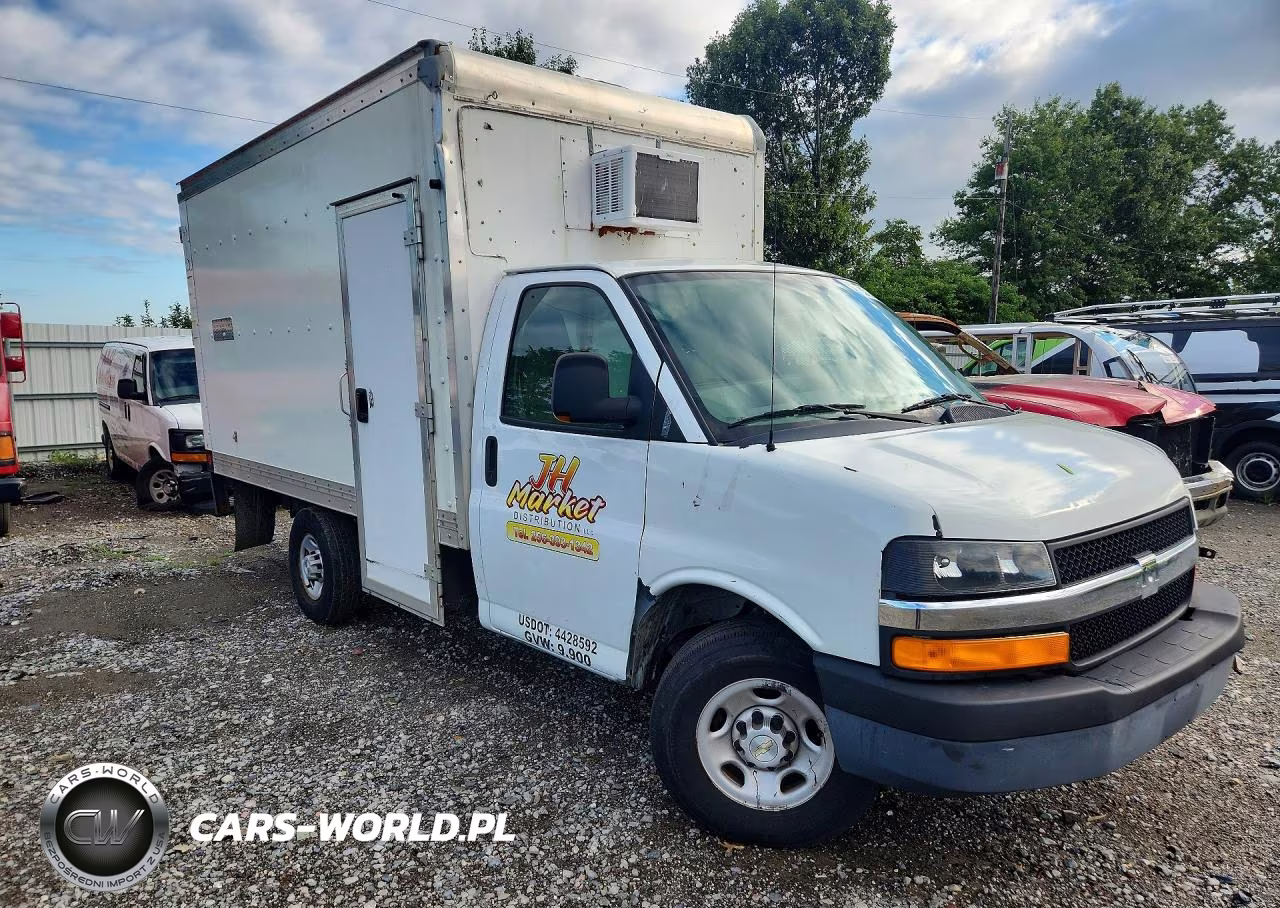 2022 Chevrolet Express Refrigerated Box Truck VIN:1GB0GRF76N1144968 - 4
