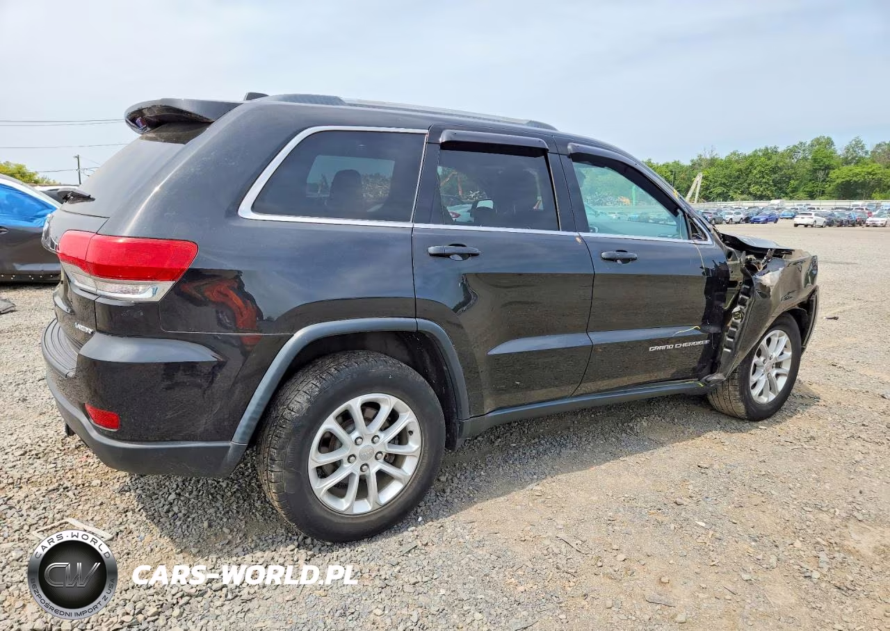 2015 Jeep Grand Cherokee Laredo VIN:1C4RJFAGXFC226363 - 3