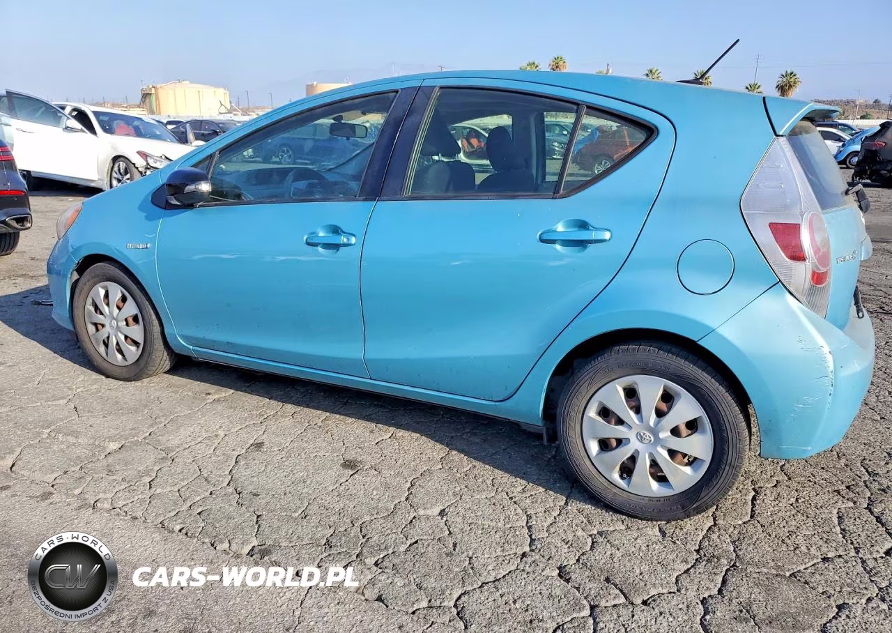 2012 Toyota Prius C Three VIN:JTDKDTB33C1020103 - 2