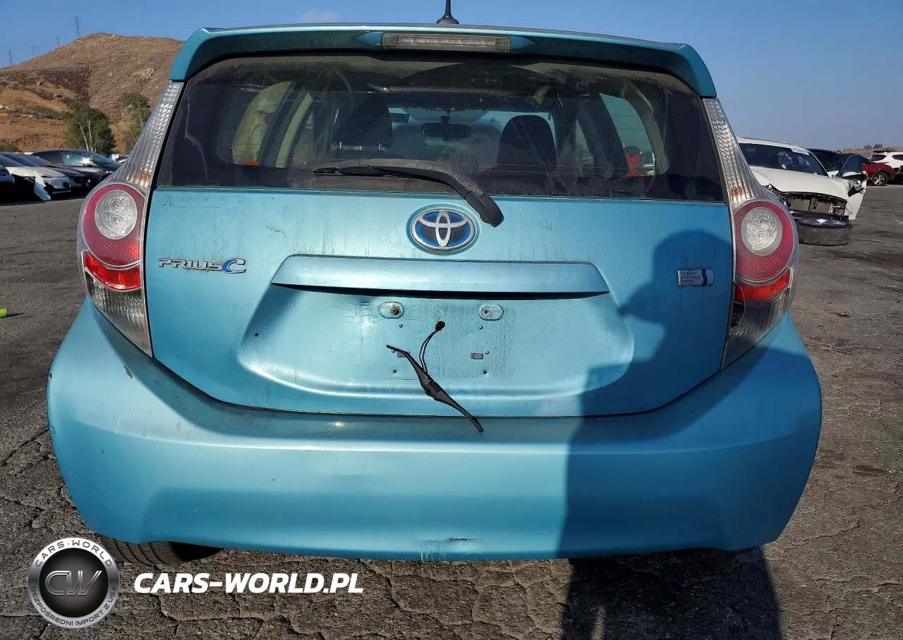 2012 Toyota Prius C Three VIN:JTDKDTB33C1020103 - 6