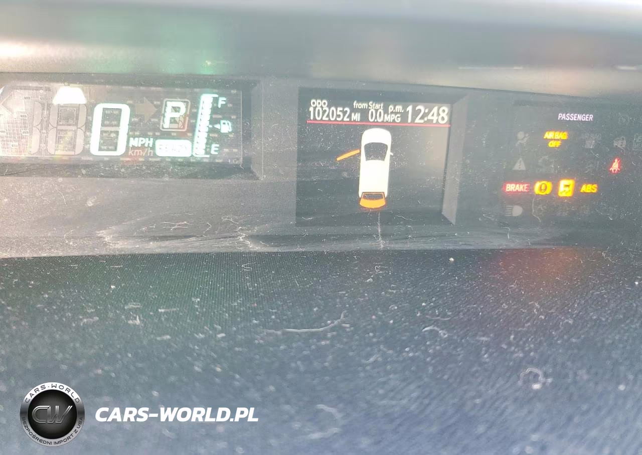 2012 Toyota Prius C Three VIN:JTDKDTB33C1020103 - 9