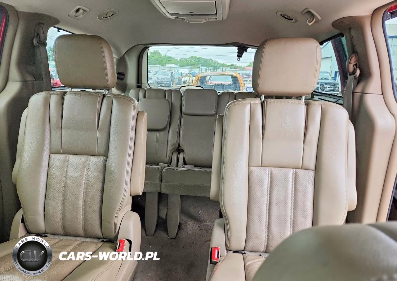 2011 Chrysler Town & Country Touring L VIN:2A4RR8DG9BR617712 - 10