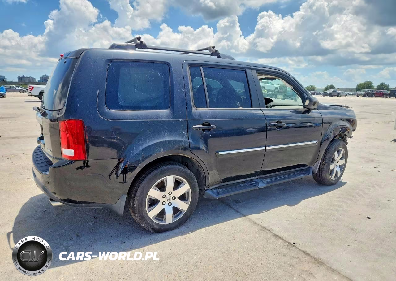 2015 Honda Pilot Touring VIN:5FNYF3H95FB002679 - 3