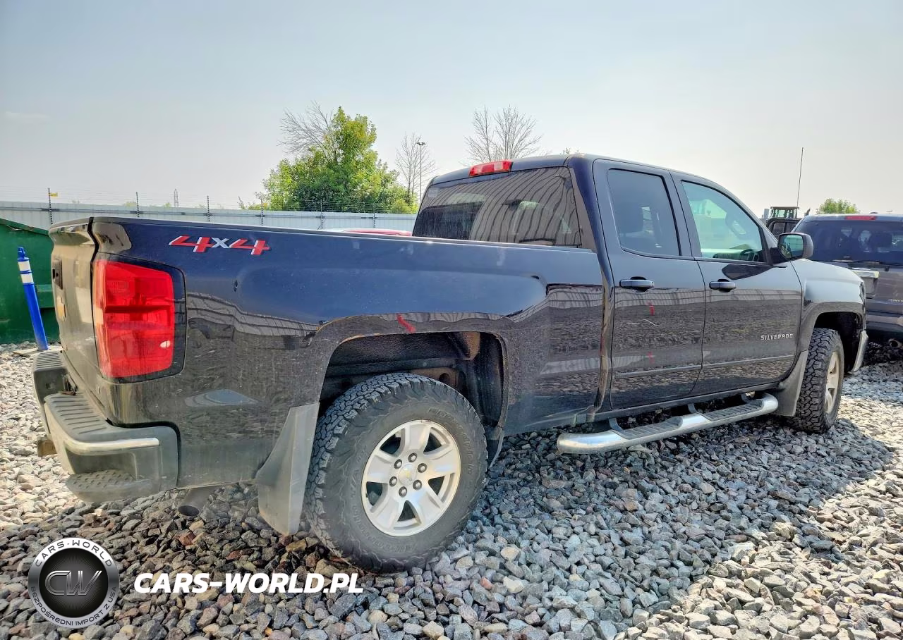 2018 Chevrolet Silverado K1500 Lt VIN:1GCVKREH3JZ218613 - 3