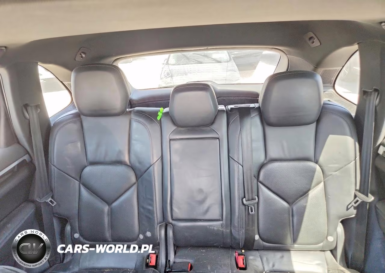 2011 Porsche Cayenne S VIN:WP1AB2A26BLA43994 - 10