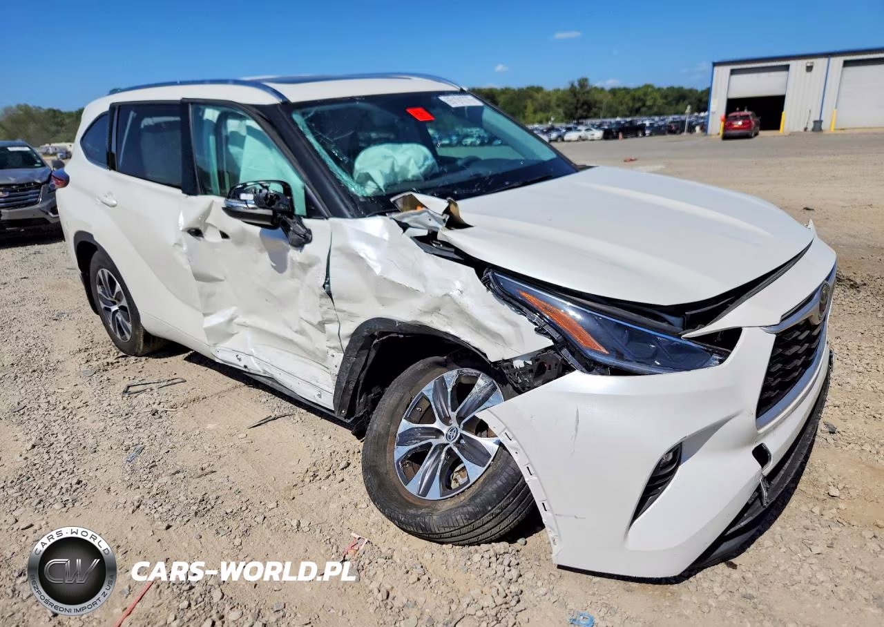 2021 Toyota Highlander Xle VIN:5TDGZRBH7MS548804 - 4