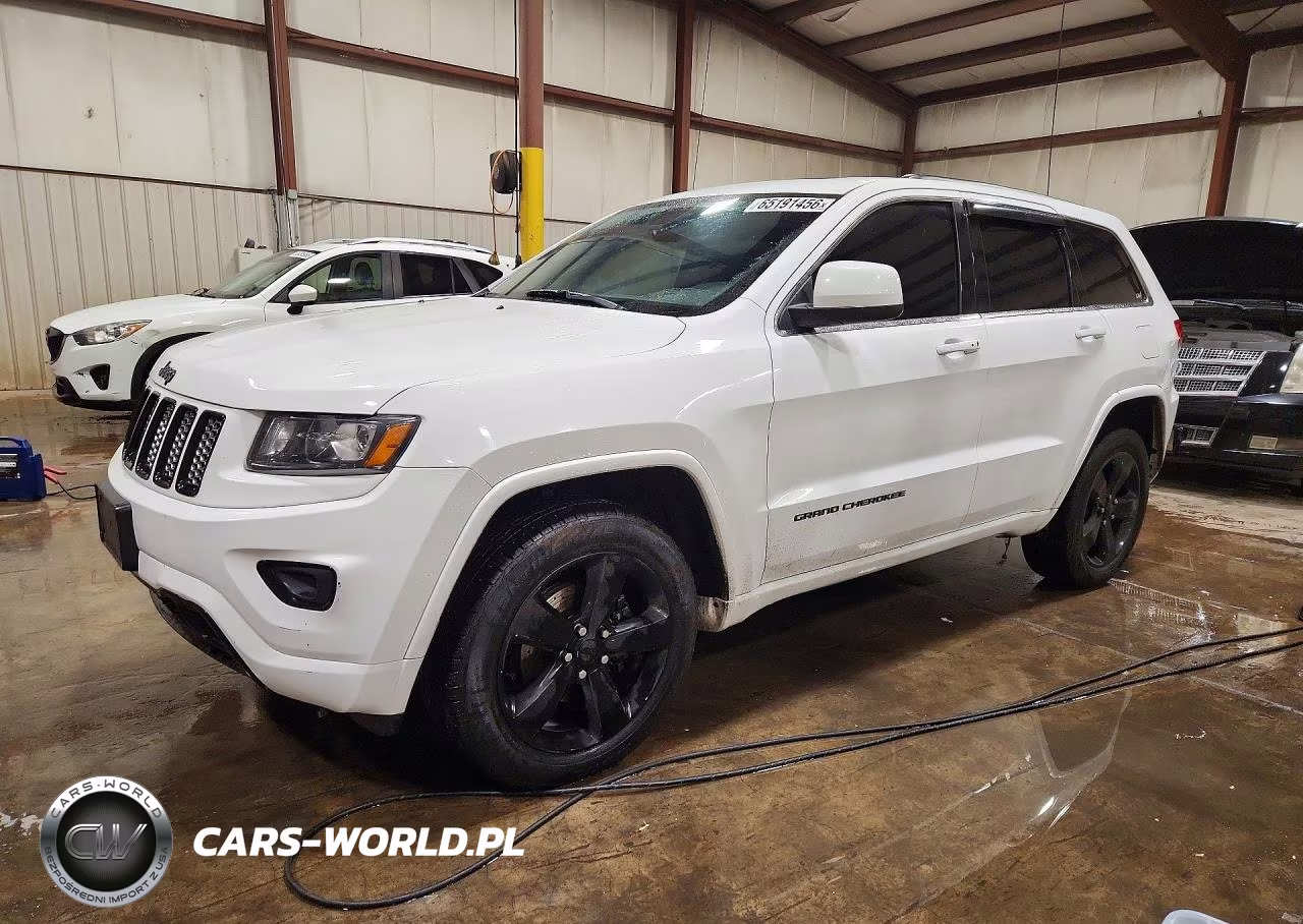 2015 Jeep Grand Cherokee Laredo VIN:1C4RJFAG0FC724622 - 1