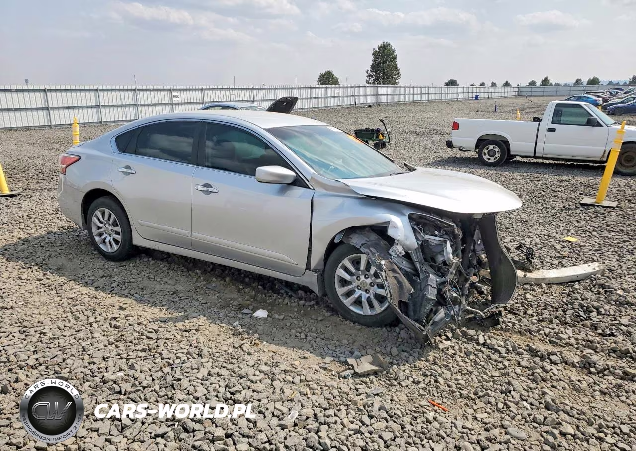 2015 Nissan Altima 2.5 S VIN:1N4AL3AP8FC591104 - 4