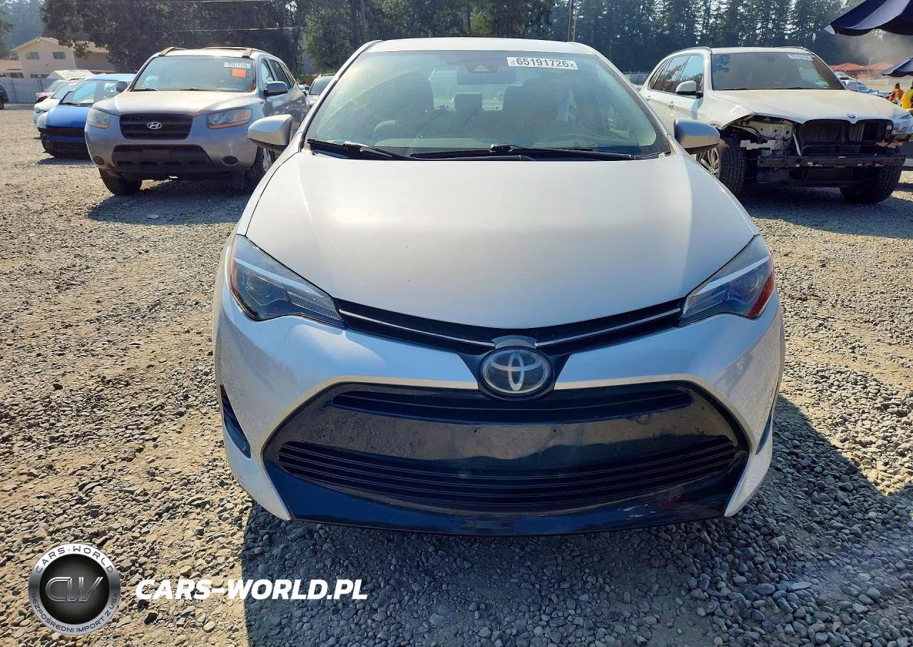 2018 Toyota Corolla Le VIN:2T1BURHE2JC064016 - 5