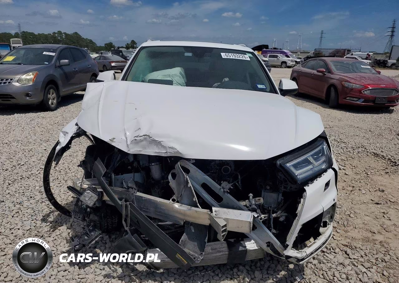 2018 Audi Q5 Premium Plus VIN:WA1BNAFY2J2187352 - 5