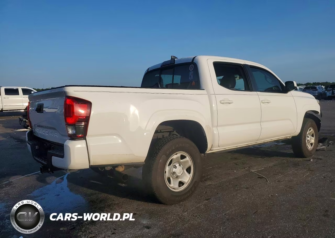 2018 Toyota Tacoma Sr VIN:5TFAX5GN0JX130559 - 3