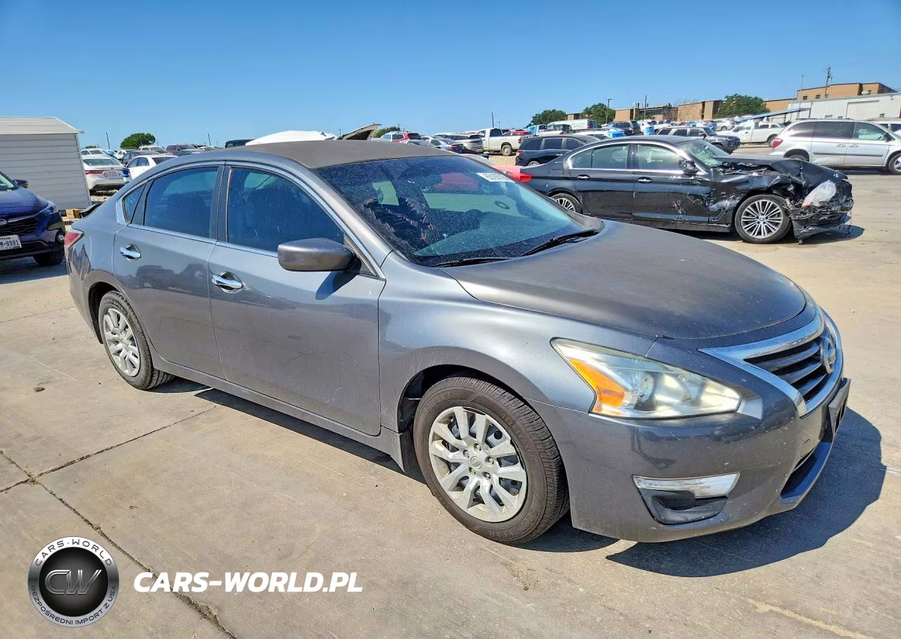 2015 Nissan Altima 2.5 S VIN:1N4AL3AP4FN879495 - 4