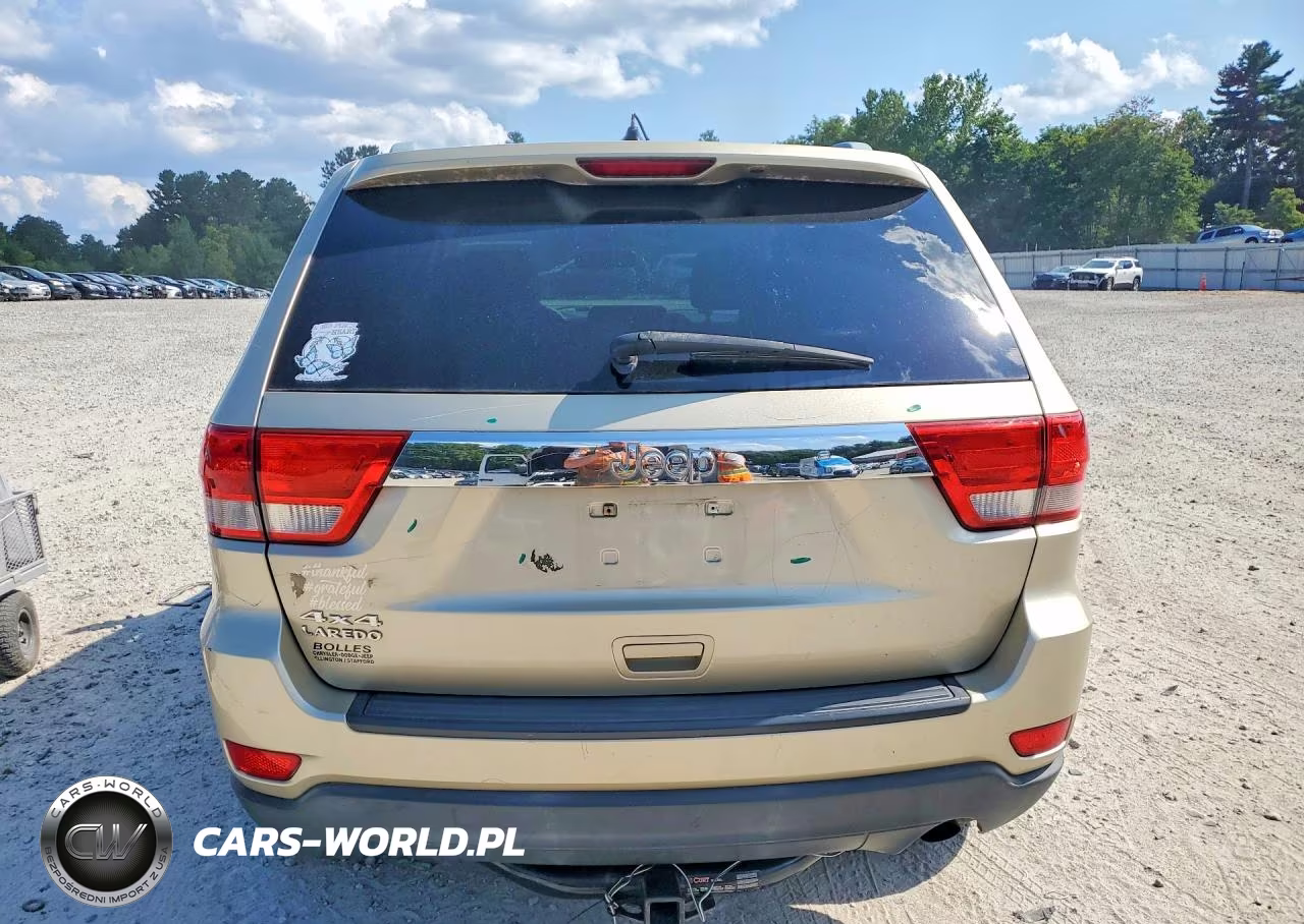 2011 Jeep Grand Cherokee Laredo VIN:1J4RR4GG6BC571818 - 6