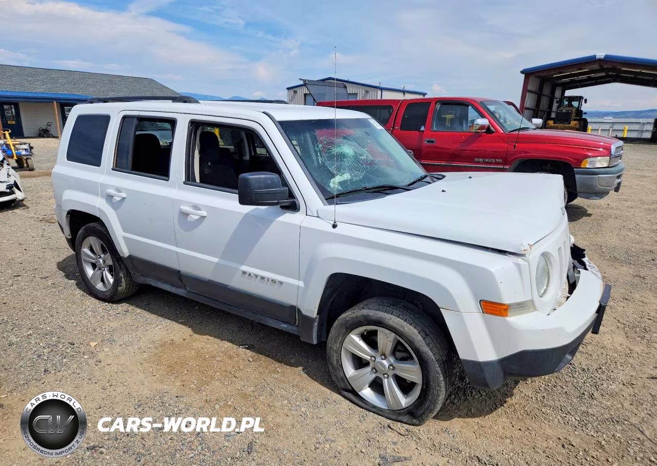 2016 Jeep Patriot Latitude VIN:1C4NJRFB3GD630906 - 4
