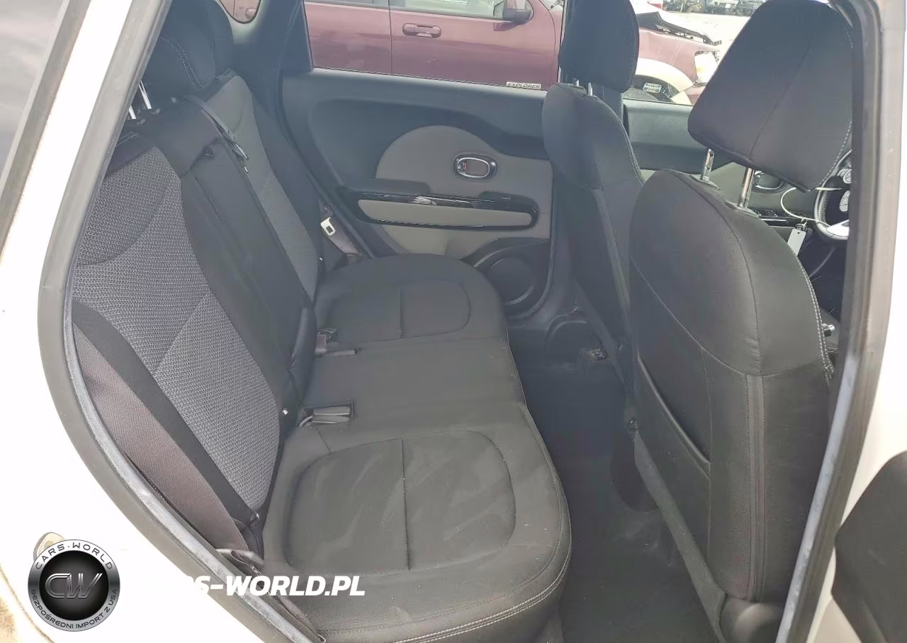 2018 Kia Soul + VIN:KNDJP3A58J7553256 - 11