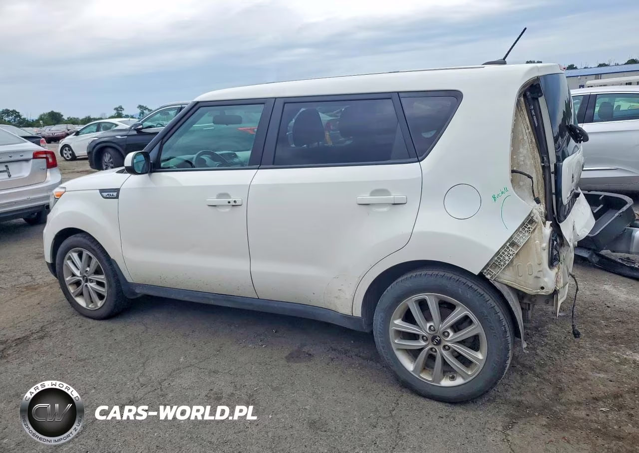 2018 Kia Soul + VIN:KNDJP3A58J7553256 - 2