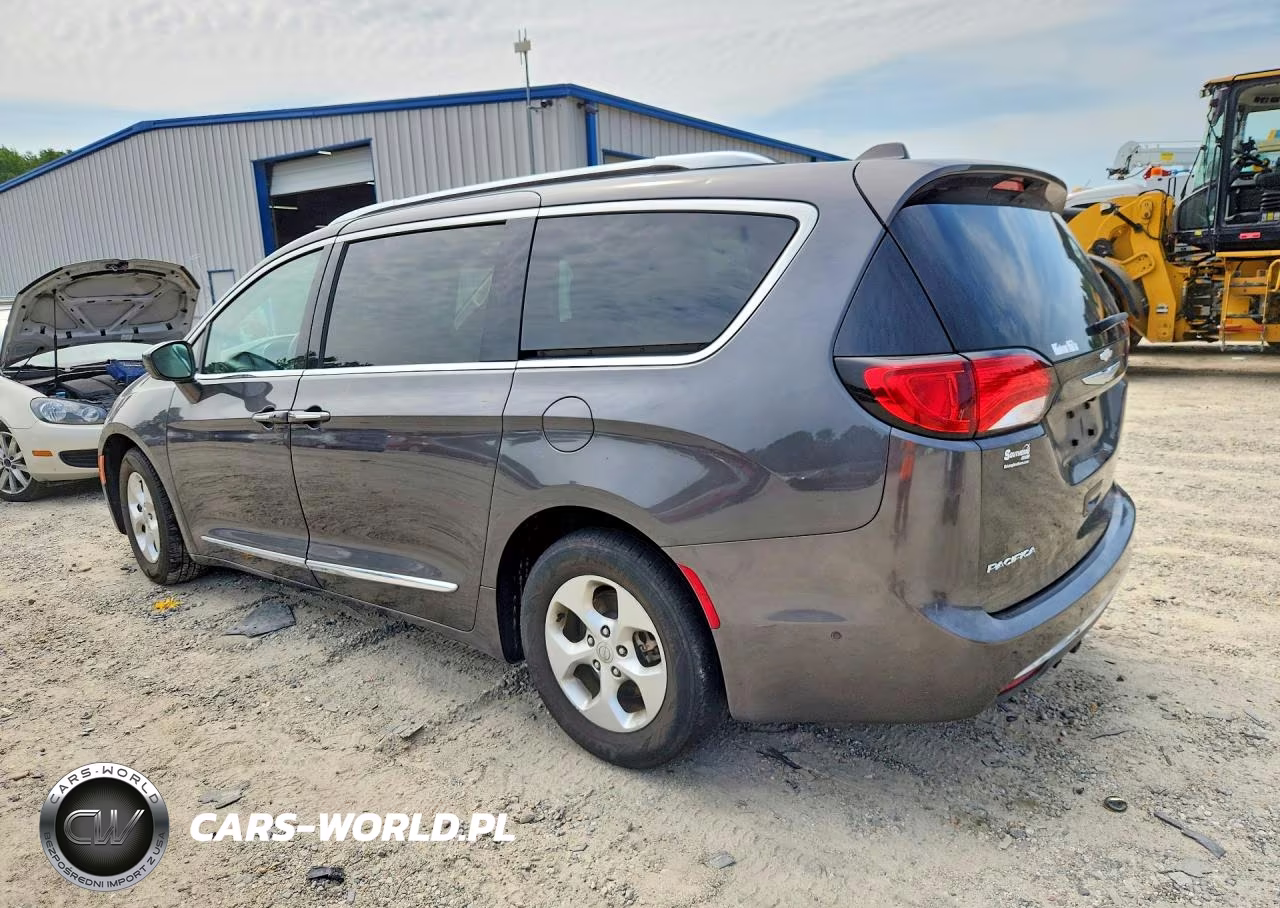 2017 Chrysler Pacifica Touring L Plus VIN:2C4RC1EG5HR757326 - 2