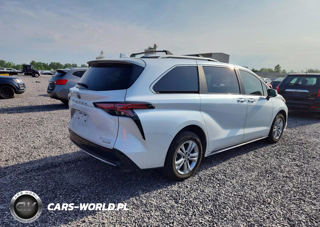 2024 Toyota Sienna Platinum 7-Passenger VIN:5TDESKFC2RS138565 - 3