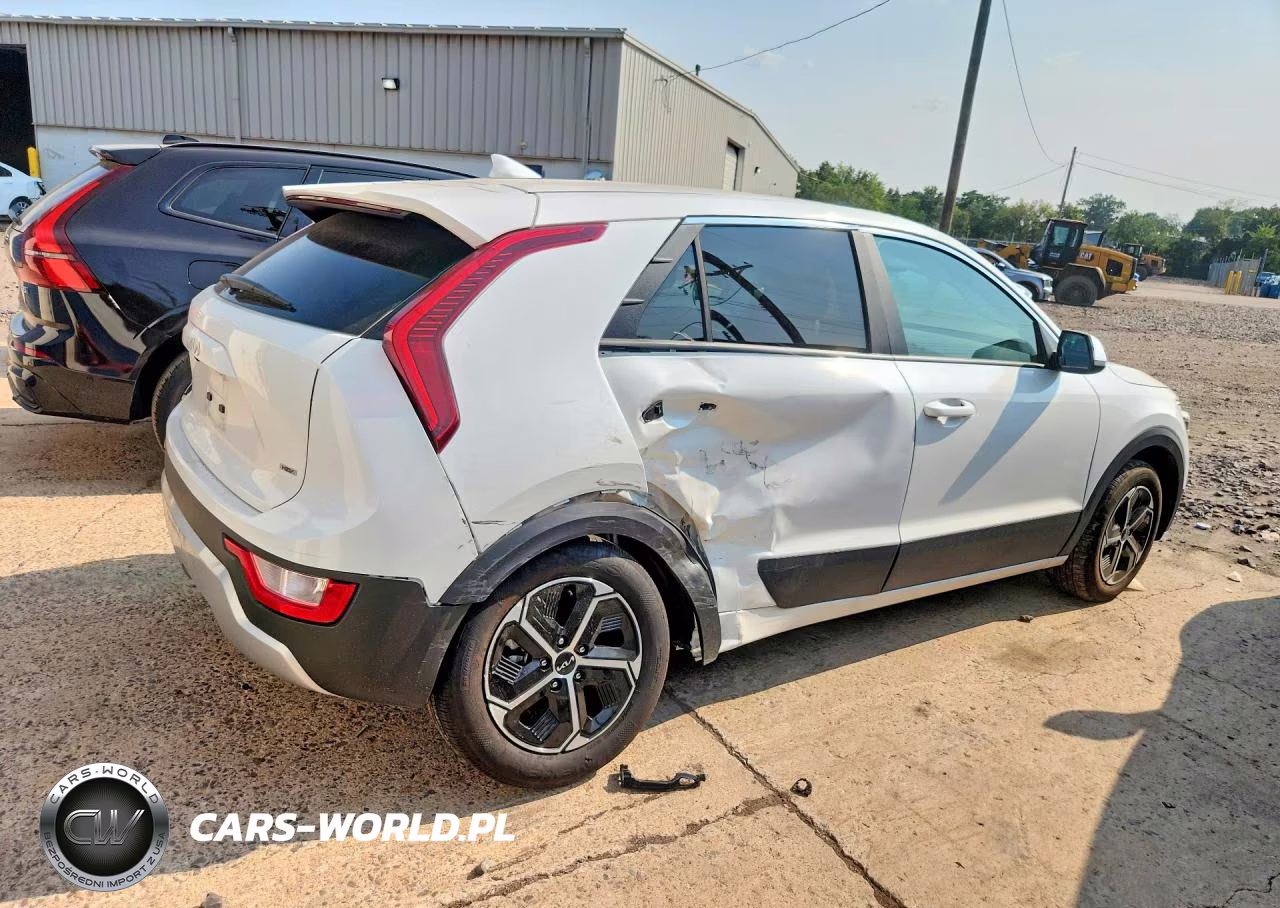 2026 Kia Niro Lx VIN:KNDCP3LE4T5331219 - 3
