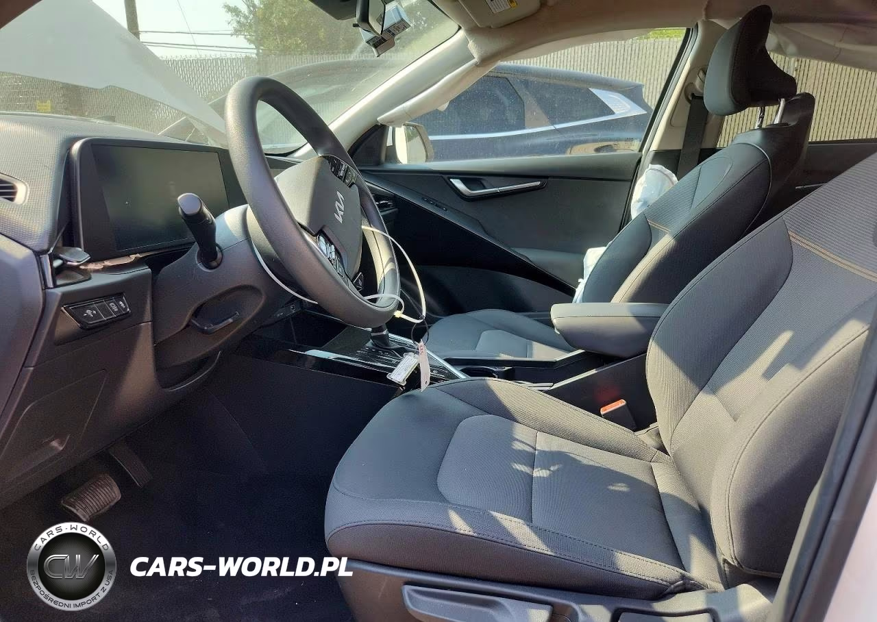 2026 Kia Niro Lx VIN:KNDCP3LE4T5331219 - 7