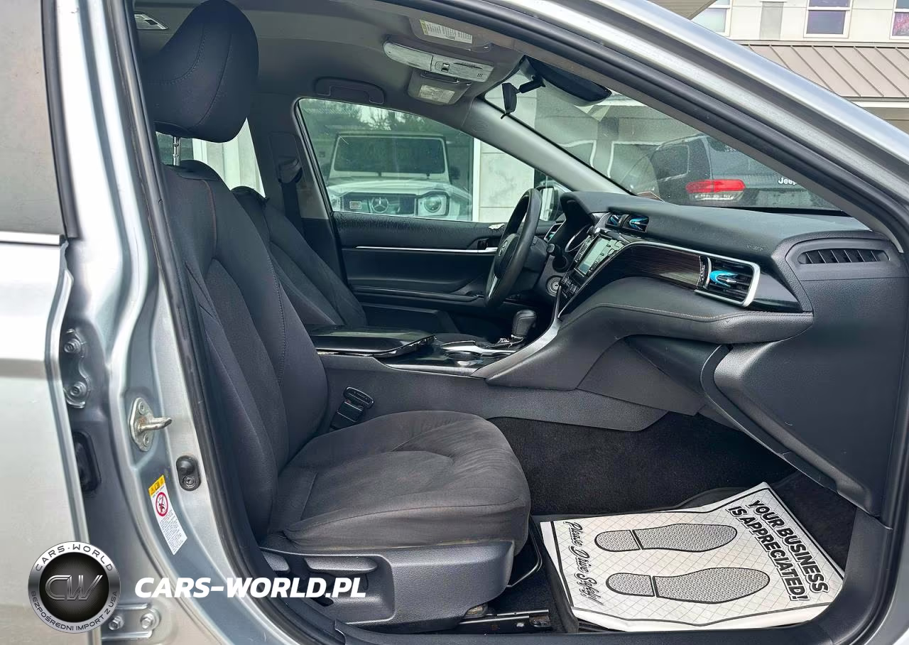 2018 Toyota Camry Le VIN:4T1B11HK5JU584516 - 5